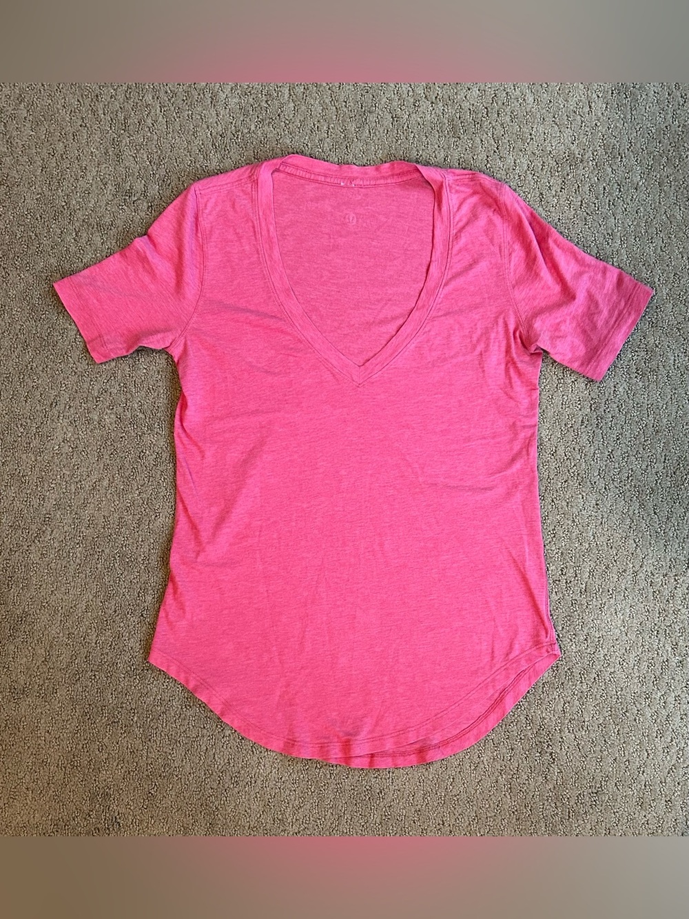 Lululemon Shirt Womens Small Pink V-Neck Short Sleeve Lightweight Yoga Gym